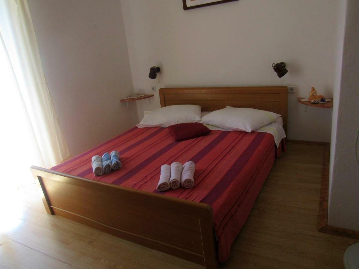 Apartment Kalavojna Rakalj ภายนอก รูปภาพ